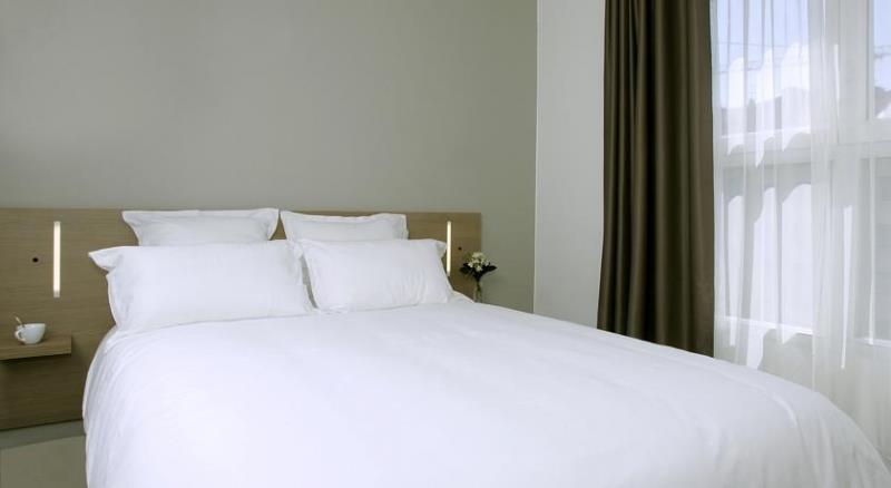 Terres De France - Appart'Hotel Quimper Bretagne Zimmer foto